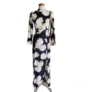 - Flynn Skye floral long sleeve high neck long dress xs